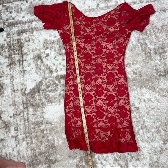 Solemio red lace over nude overlay mini form fitting cocktail dress NWOT SZ M - Picture 10 of 10
